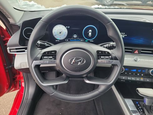 Used 2023 Hyundai Elantra Limited image 22