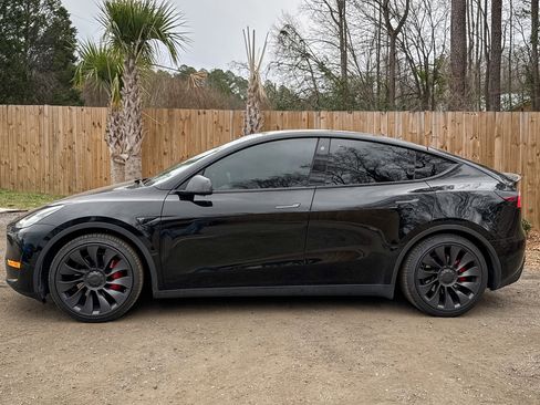 Used 2021 Tesla Model Y Performance image 5