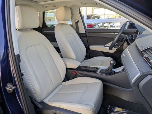 Used 2023 Audi Q3 2.0T Premium Plus w/ Premium Plus Package image 28