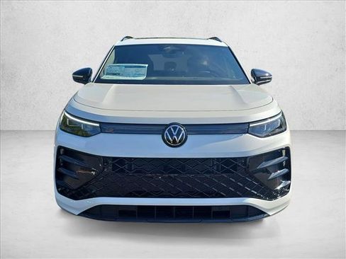 New 2026 Volkswagen Tiguan SE R-Line FWD image 8
