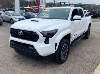 Used 2024 Toyota Tacoma TRD Sport video 2