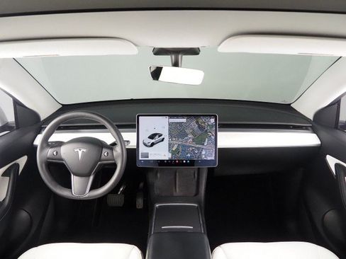 Used 2021 Tesla Model Y Long Range AWD/4WD image 3
