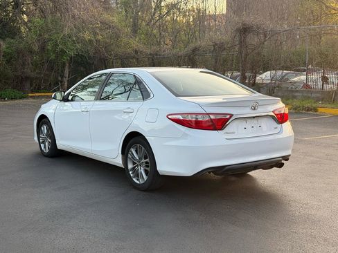 Used 2017 Toyota Camry SE image 5
