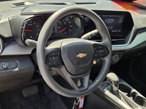 Certified 2024 Chevrolet Trax LS w/ LS Convenience Package FWD image 18