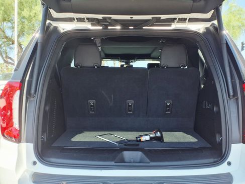 Used 2021 GMC Yukon SLT w/ SLT Luxury Plus Package image 7