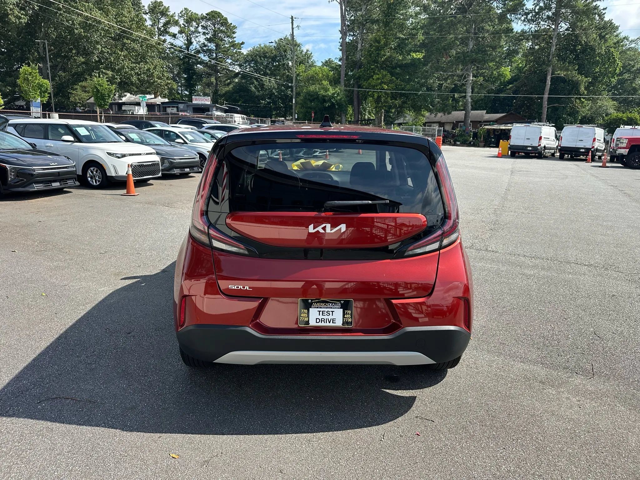 Used 2025 Kia Soul LX w/ LX Technology Package FWD image 8