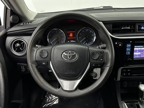 Used 2019 Toyota Corolla LE image 21