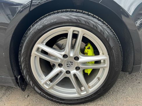 Used 2014 Porsche Panamera S image 9