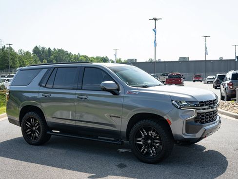 Used 2022 Chevrolet Tahoe Z71 w/ Luxury Package AWD/4WD image 12