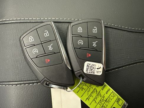 Used 2025 Buick Enclave Preferred w/ Power Package AWD/4WD image 35