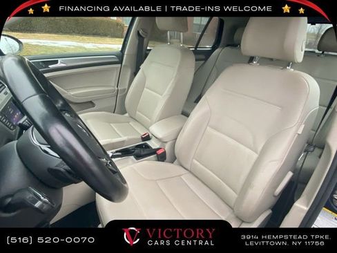 Used 2015 Volkswagen Golf S image 11