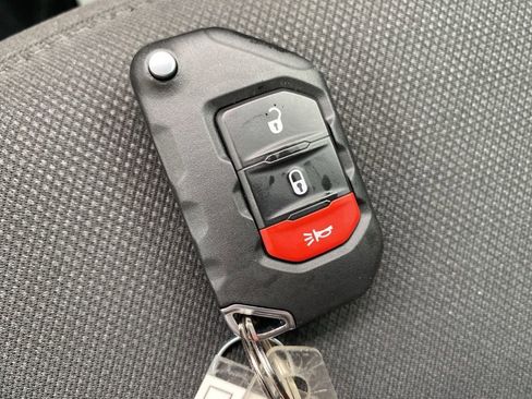 Used 2022 Jeep Wrangler Unlimited Sport AWD/4WD image 28