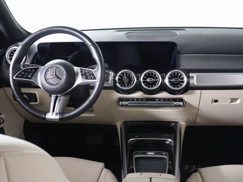 Used 2024 Mercedes-Benz GLB 250 4MATIC w/ Driver Assistance Package image 43