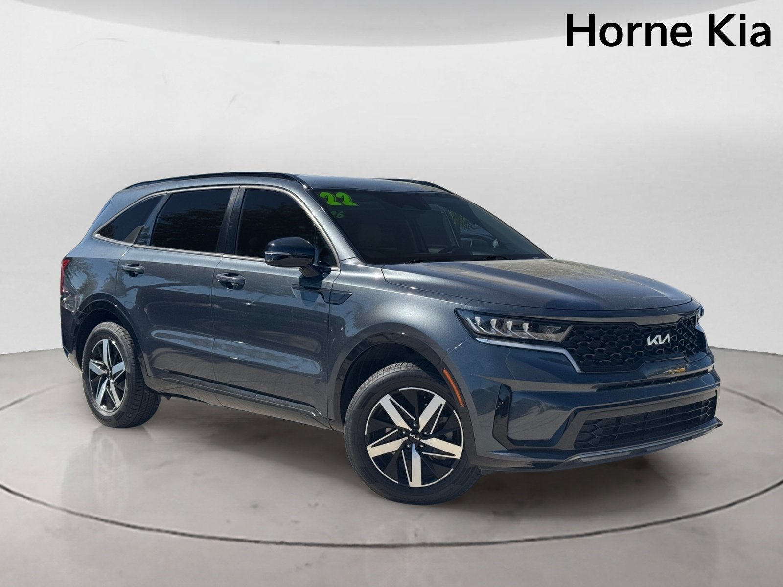 Certified 2022 Kia Sorento S FWD image 2