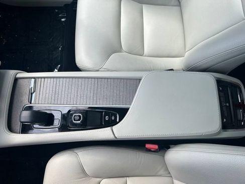 Certified 2023 Volvo XC90 B6 Plus AWD/4WD image 26