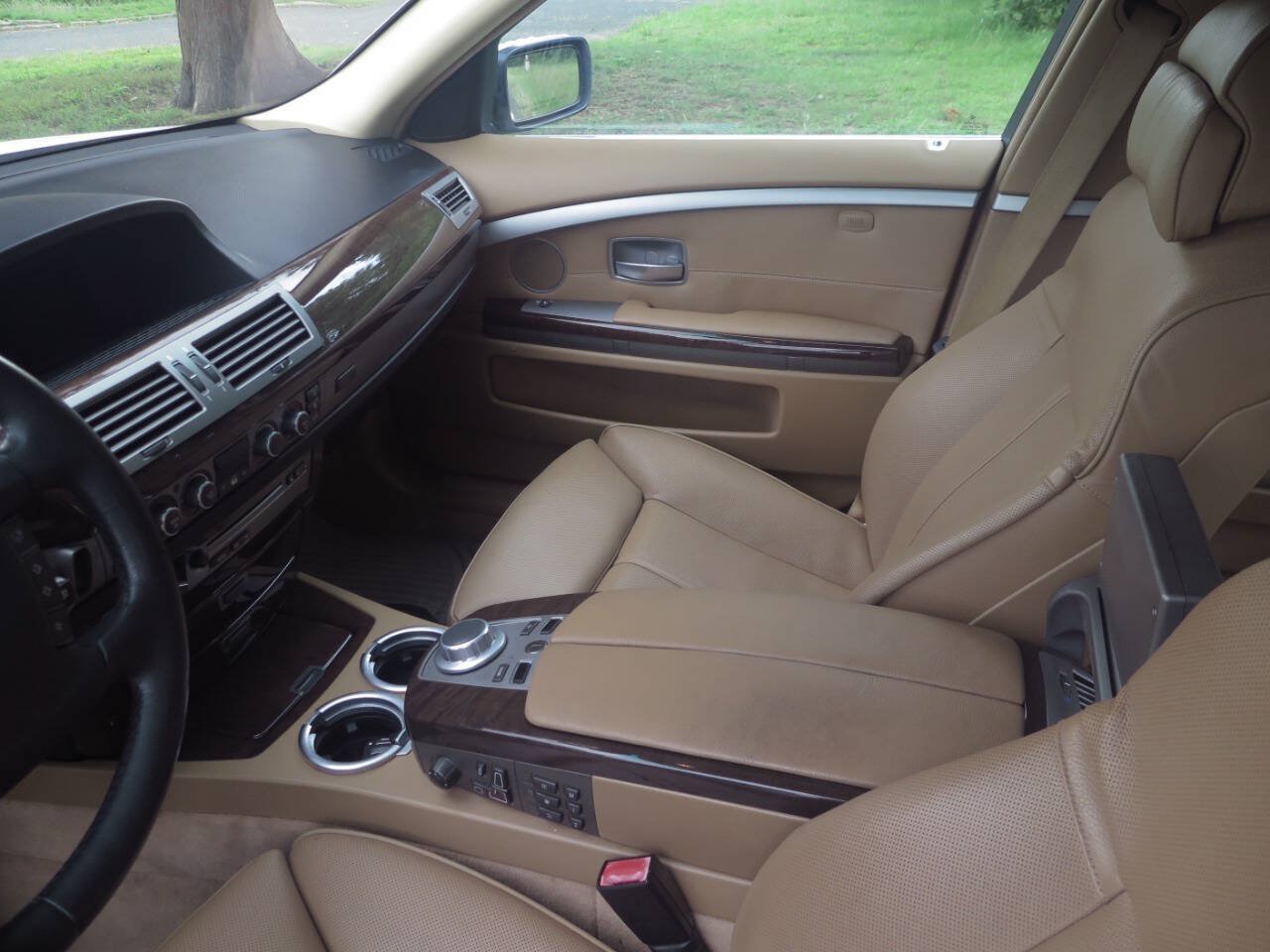 Used 2007 BMW 750Li RWD image 12