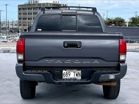 Used 2018 Toyota Tacoma SR RWD image 5