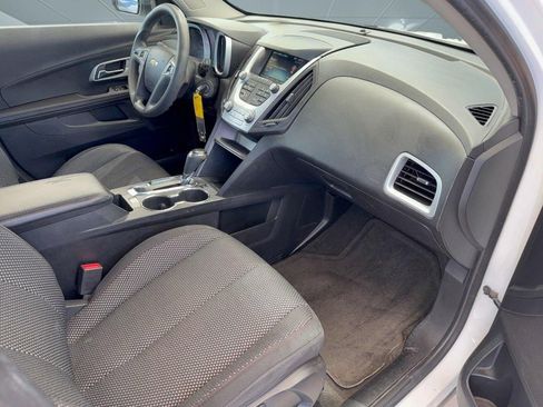 Used 2017 Chevrolet Equinox LS FWD image 29