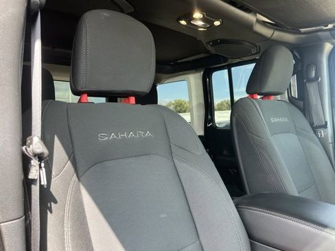 Used 2019 Jeep Wrangler Unlimited Sahara image 58