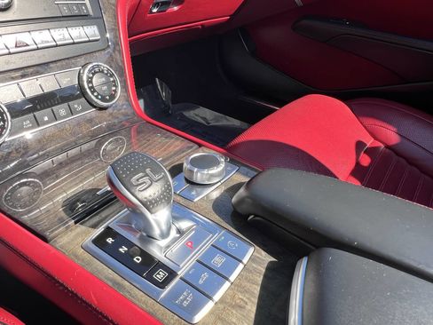 Used 2018 Mercedes-Benz SL 550 w/ Driver Assistance Package image 21