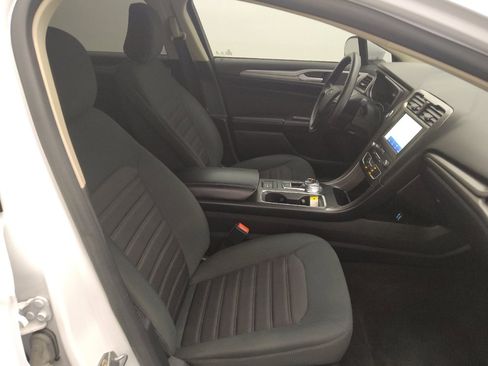 Used 2020 Ford Fusion SE FWD image 21