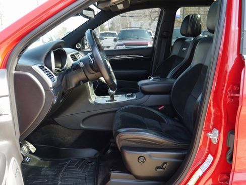 Used 2015 Jeep Grand Cherokee SRT w/ Luxury Group II image 9