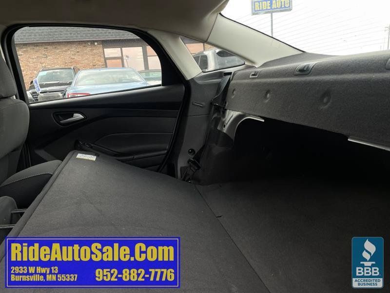 Used 2013 Ford Focus SE w/ SE Winter Pkg FWD image 32