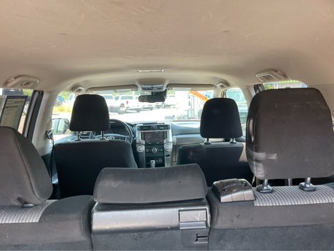 Used 2020 Toyota 4Runner SR5 AWD/4WD image 24