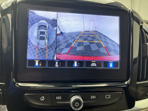 Certified 2023 Chevrolet Traverse LT w/ LT Premium Package image 6