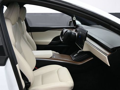 Used 2023 Tesla Model X AWD/4WD image 40