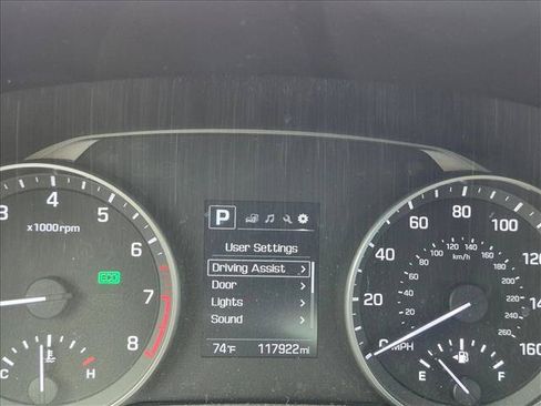 Used 2018 Hyundai Elantra SEL FWD image 9