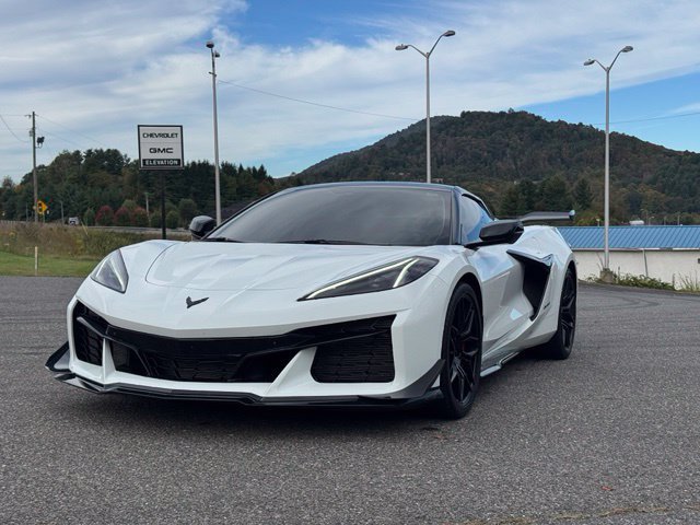 Used 2023 Chevrolet Corvette Z06 w/ Battery Protection Package RWD image 3