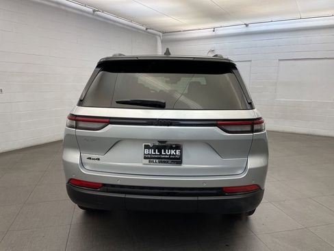 New 2025 Jeep Grand Cherokee Limited image 4