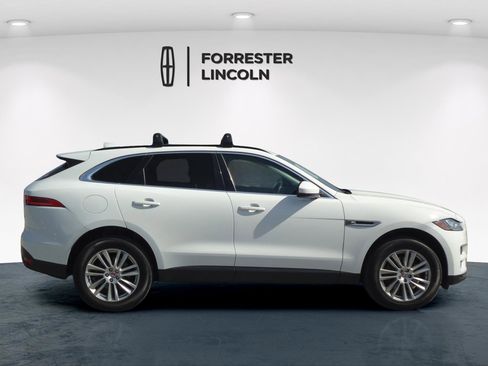 Used 2018 Jaguar F-PACE Prestige AWD/4WD image 2