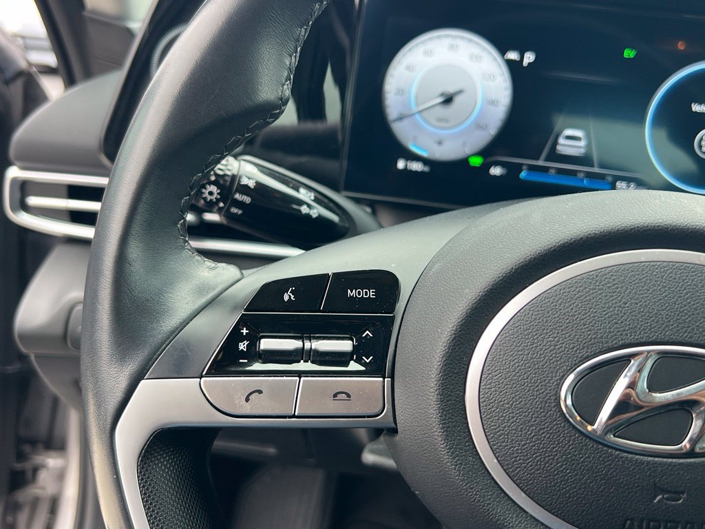 Certified 2023 Hyundai Elantra Limited FWD image 19