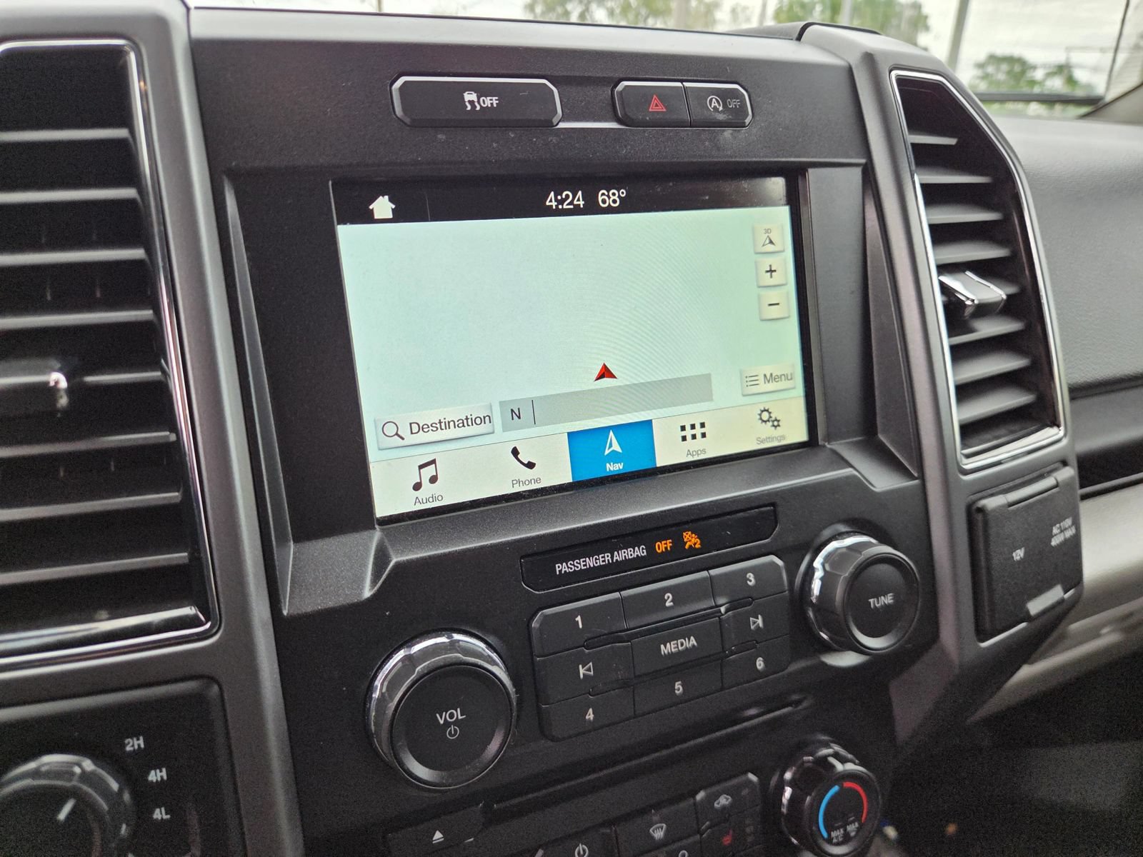 Used 2018 Ford F150 XLT w/ Equipment Group 302A Luxury AWD/4WD image 9