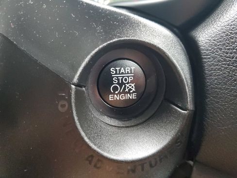 Used 2018 Jeep Renegade Latitude w/ Popular Equipment Group AWD/4WD image 23