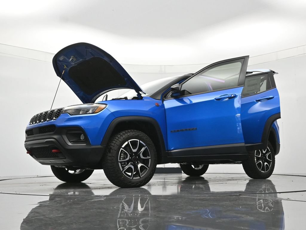 New 2026 Jeep Compass Trailhawk w/ Sun, Sound & Navigation Group AWD/4WD image 50