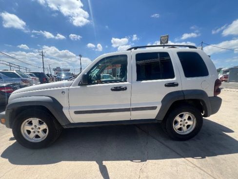 Used 2006 Jeep Liberty Sport AWD/4WD image 8