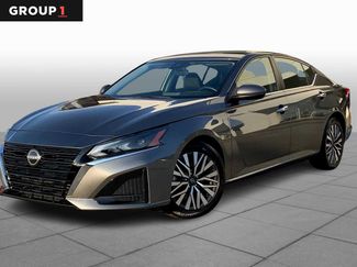 Used 2023 Nissan Altima 2.5 SV image 1