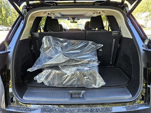 New 2026 INFINITI QX60 Luxe w/ Family Package image 12