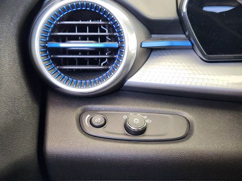 Used 2024 Chevrolet Trax LT image 22