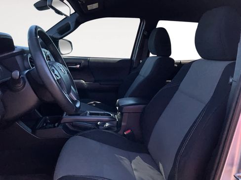 Used 2020 Toyota Tacoma TRD Sport image 13