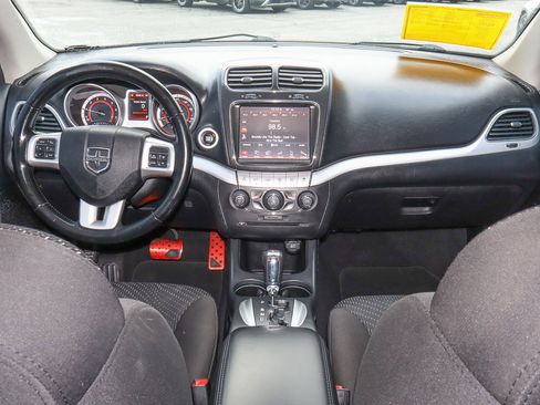 Used 2019 Dodge Journey SE image 10