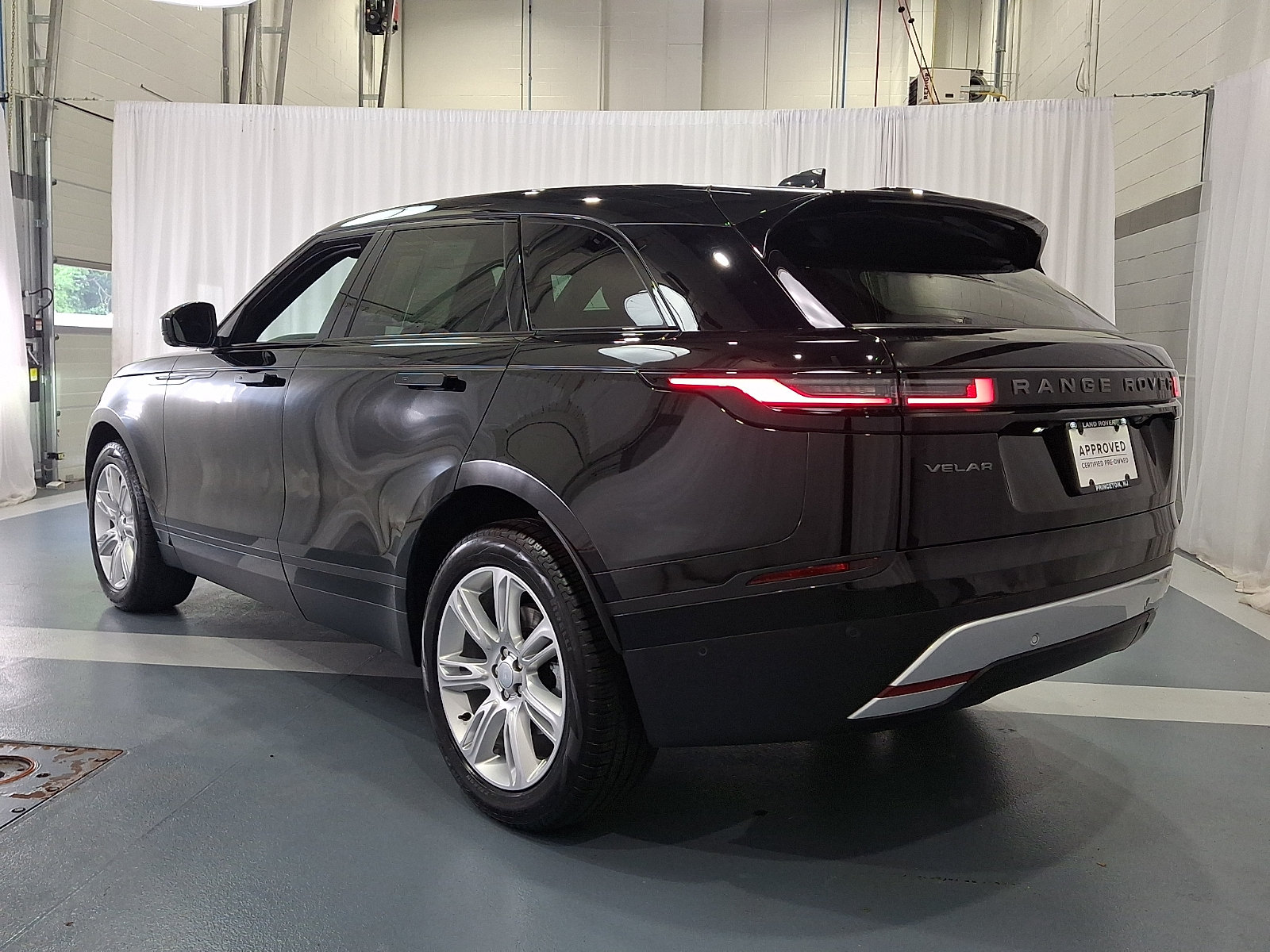 Certified 2026 Land Rover Range Rover Velar S AWD/4WD image 6
