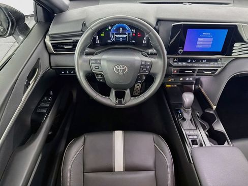 Used 2025 Toyota Camry SE w/ Convenience Package FWD image 27