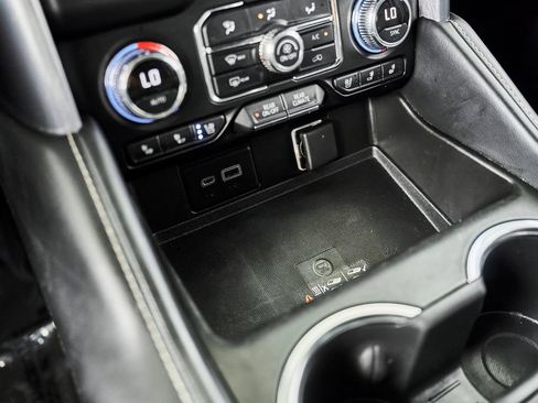 Used 2022 GMC Yukon SLT RWD image 28