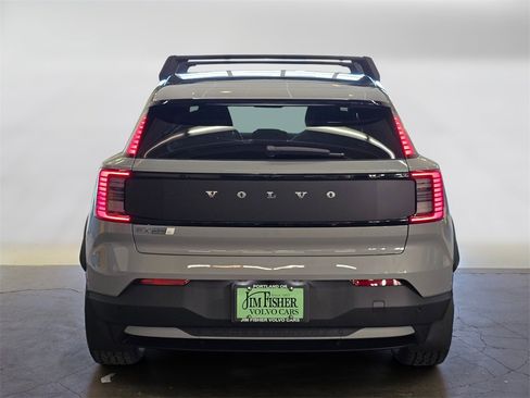 New 2026 Volvo EX30 Cross Country Ultra image 4