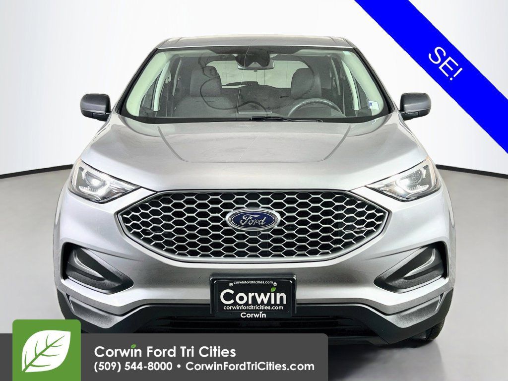 Used 2023 Ford Edge SE AWD/4WD image 3