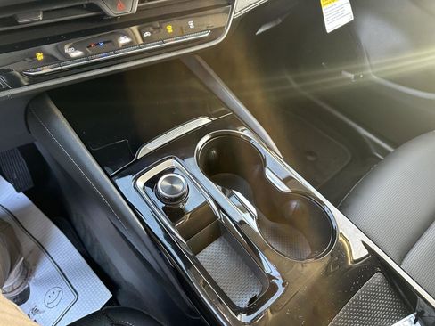 Used 2025 Buick Envision Preferred image 33